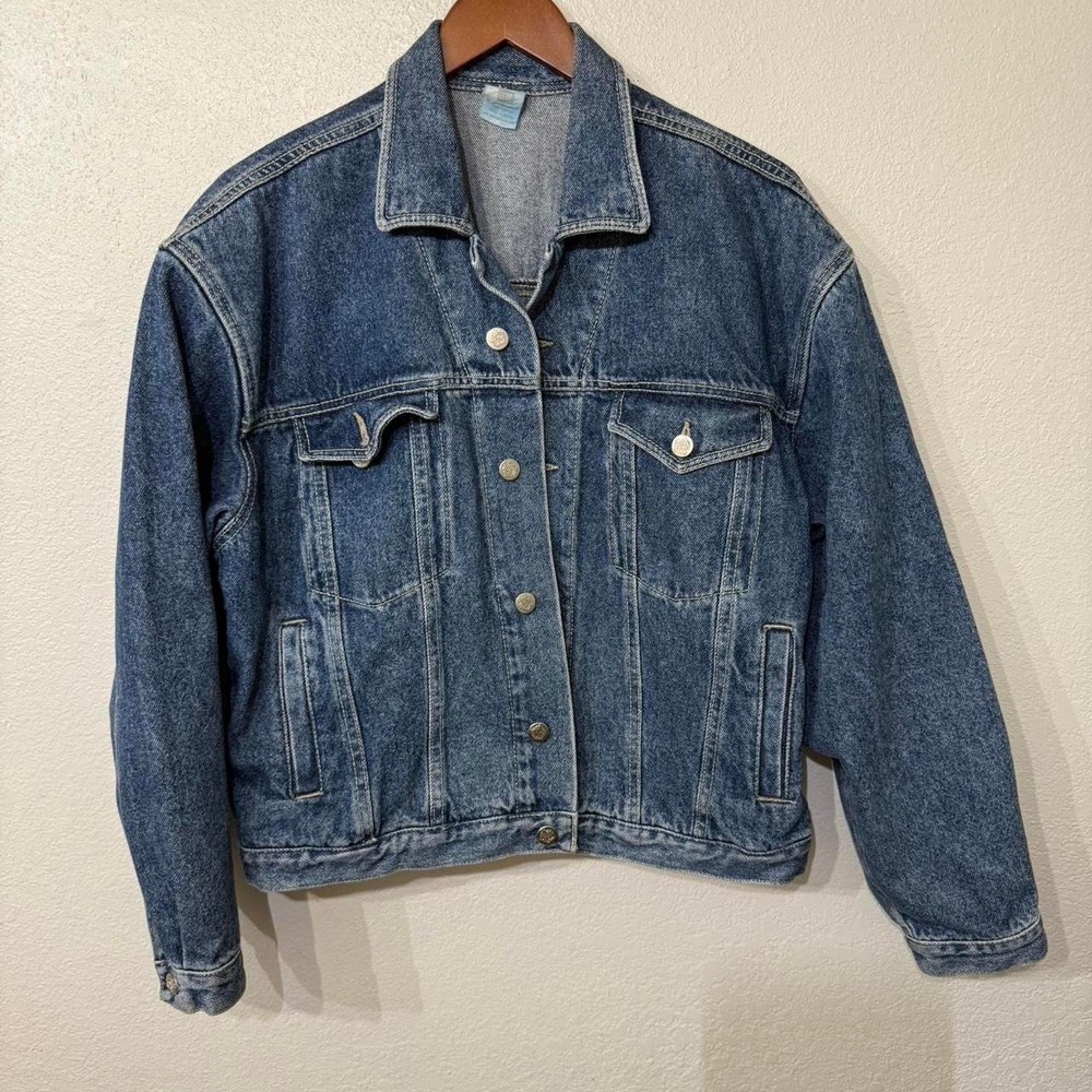 Vintage Blue denim jacket tagged size medium